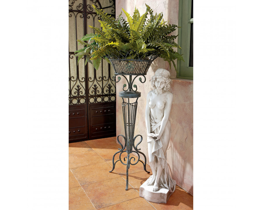 Toscano - Victorian Basketweave Fern Planter in Metal