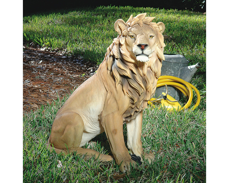 Toscano - King of Beasts Lion Garden Statue