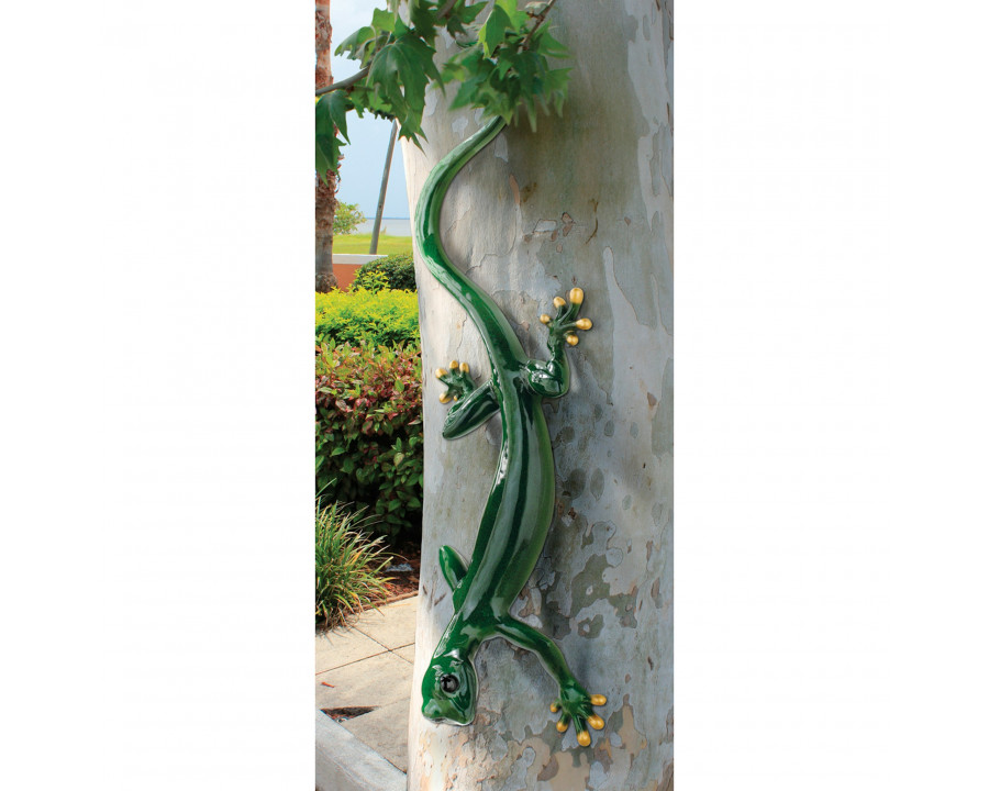 Toscano - Giant Garden Gecko Lizard Statue