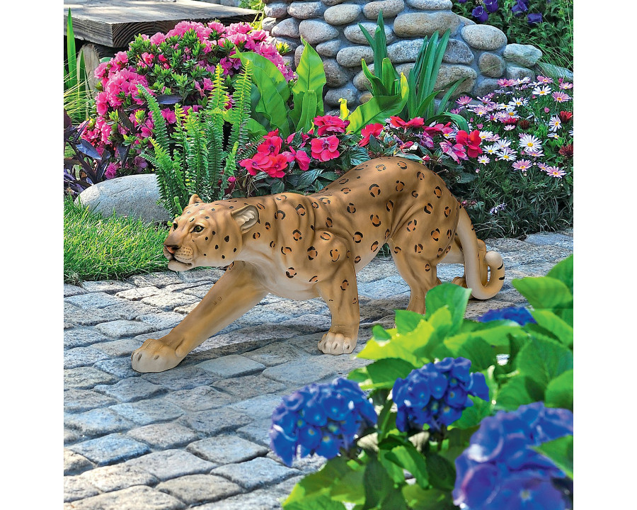 Toscano - Silent Pursuer Spotted Leopard Garden Statue