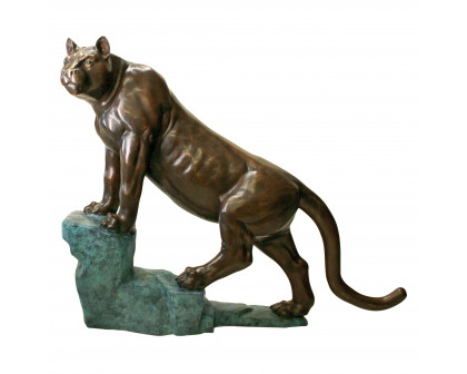 Toscano - Cougar on a Rock Garden Statue