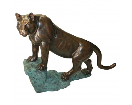 Toscano - Cougar on a Rock Garden Statue