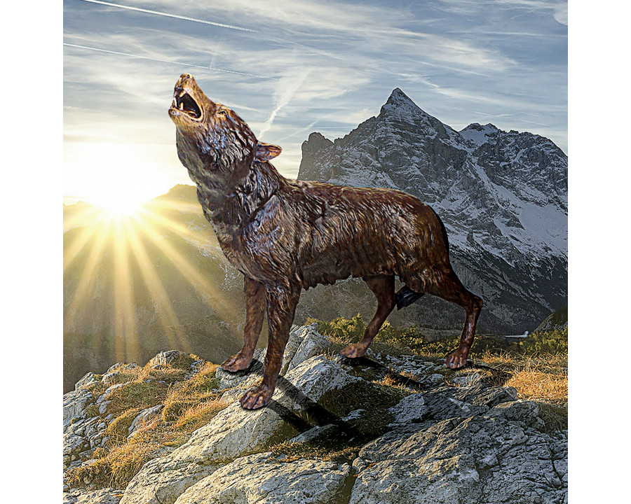 Toscano - The Howl of the Wild Wolf Garden Statue