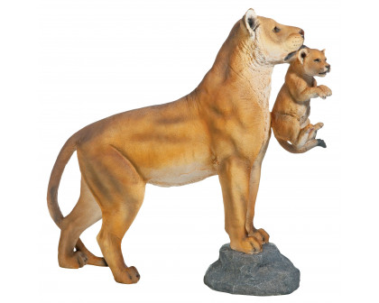 Toscano - Lioness with Cub Garden Statue