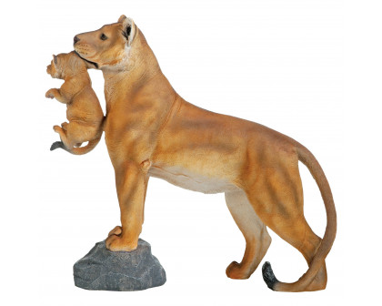 Toscano - Lioness with Cub Garden Statue