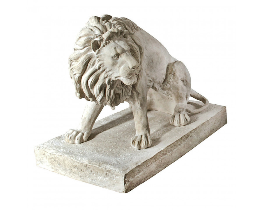 Toscano - Kingsbury Garden Giant Lion Sentinel Statue