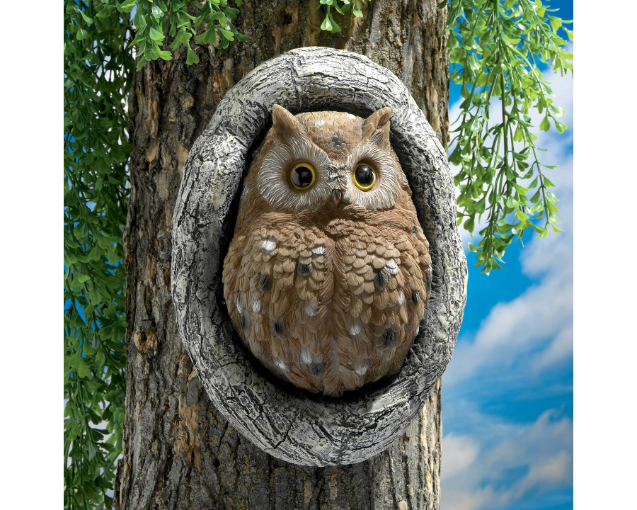 Toscano - Octavius Knothole Owl Tree Sculpture