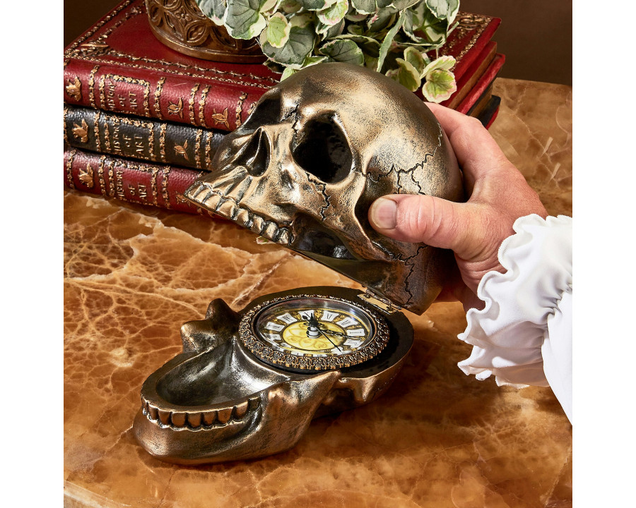 Toscano - Memento Mori Skull Clock