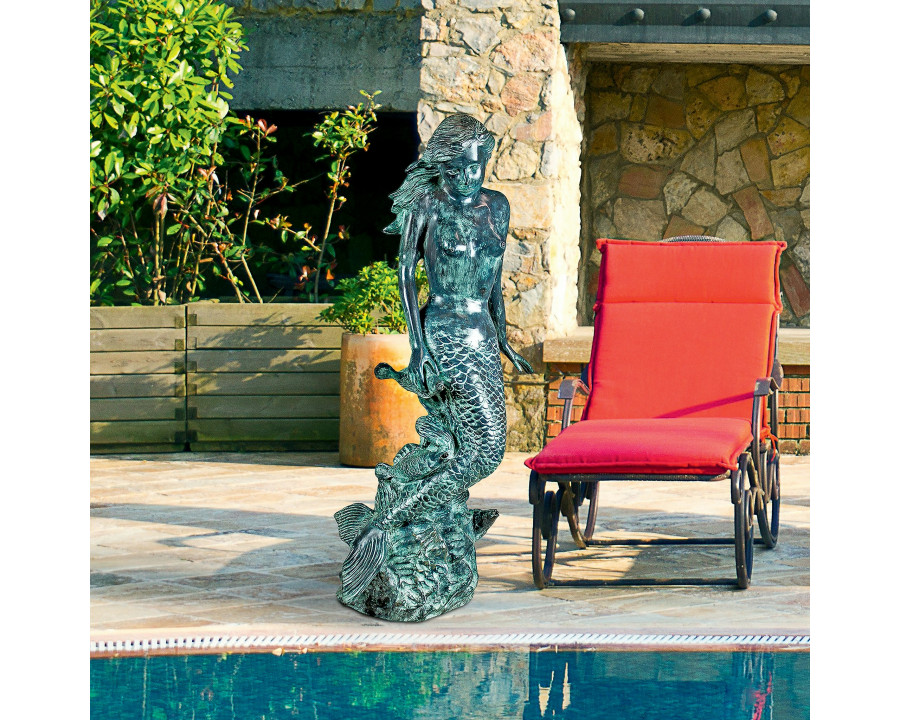 Toscano - Goddess of the Sea Mermaid of the Isles Spitting Garden Statue