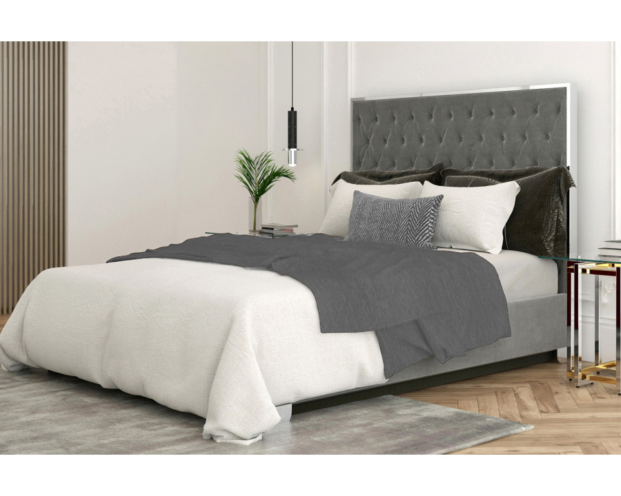 Worldwide Lucille 60" Queen Bed - Gray/Silver