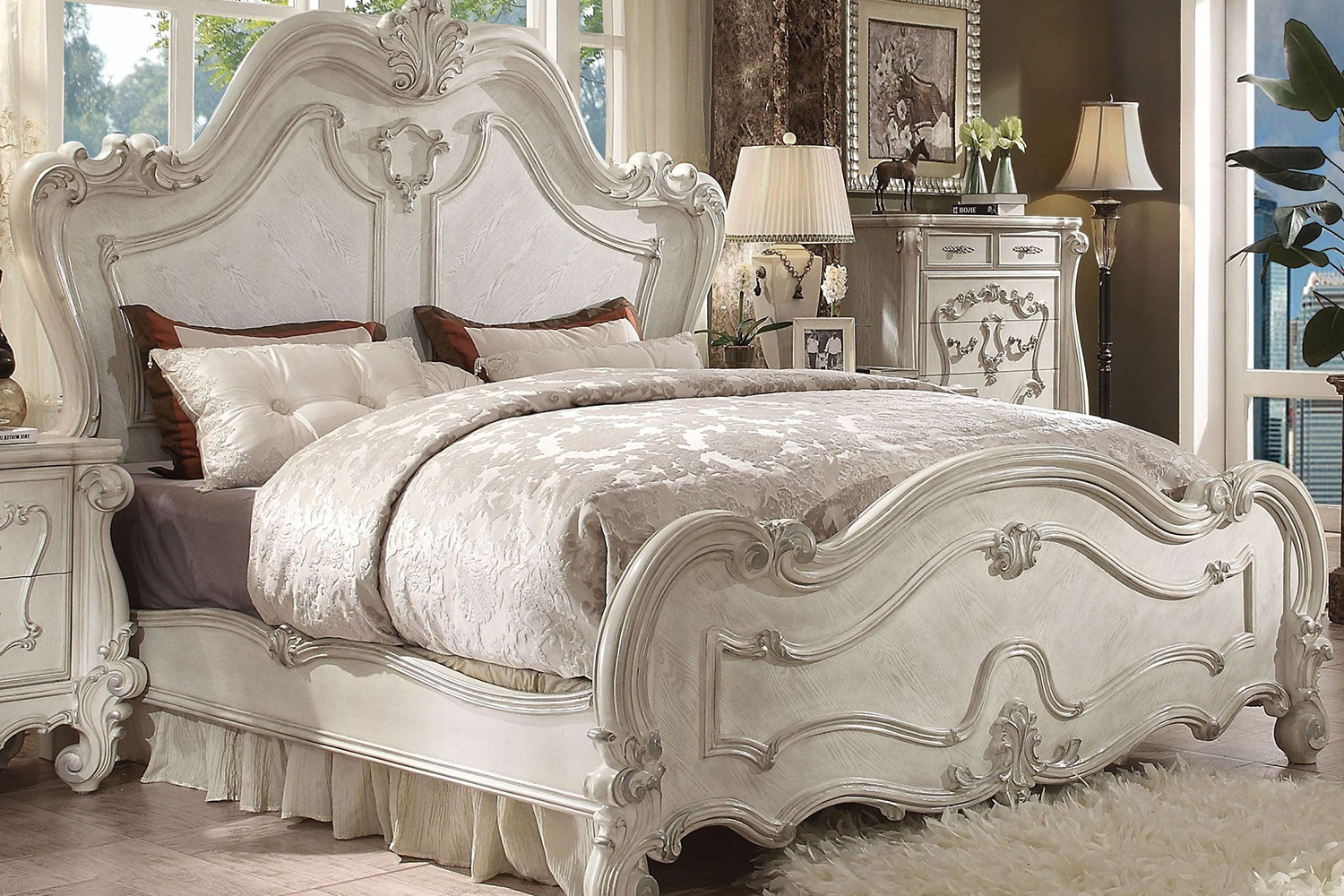 ACME - Versailles Panel Bed