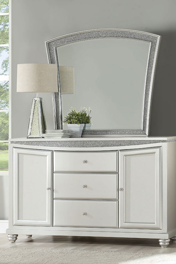 ACME - Maverick Dresser in Platinum