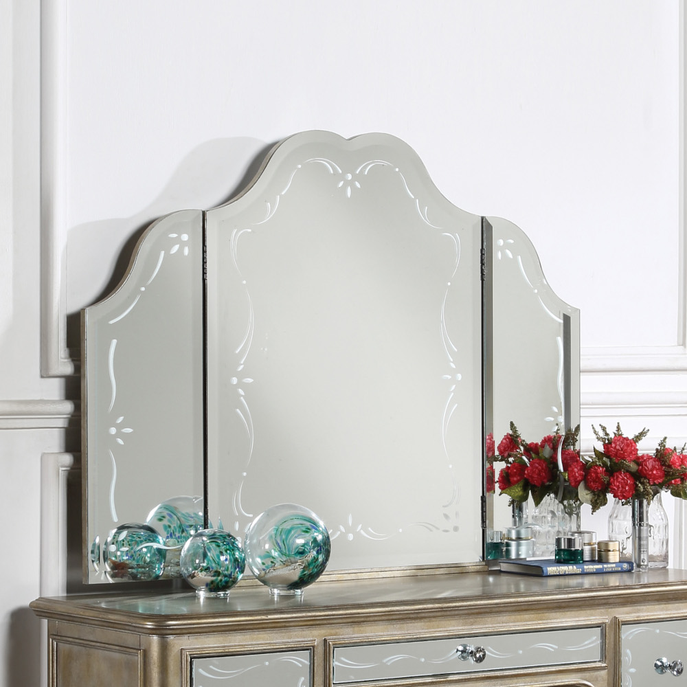 ACME - Esteban Vanity Mirror in Mirrored