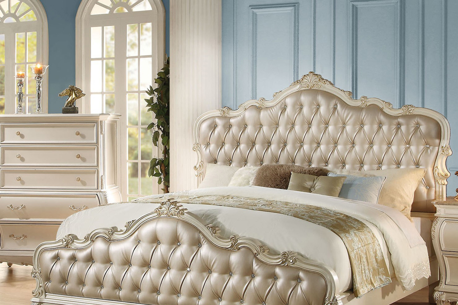 ACME - Chantelle Bed with Button Tufted Panels