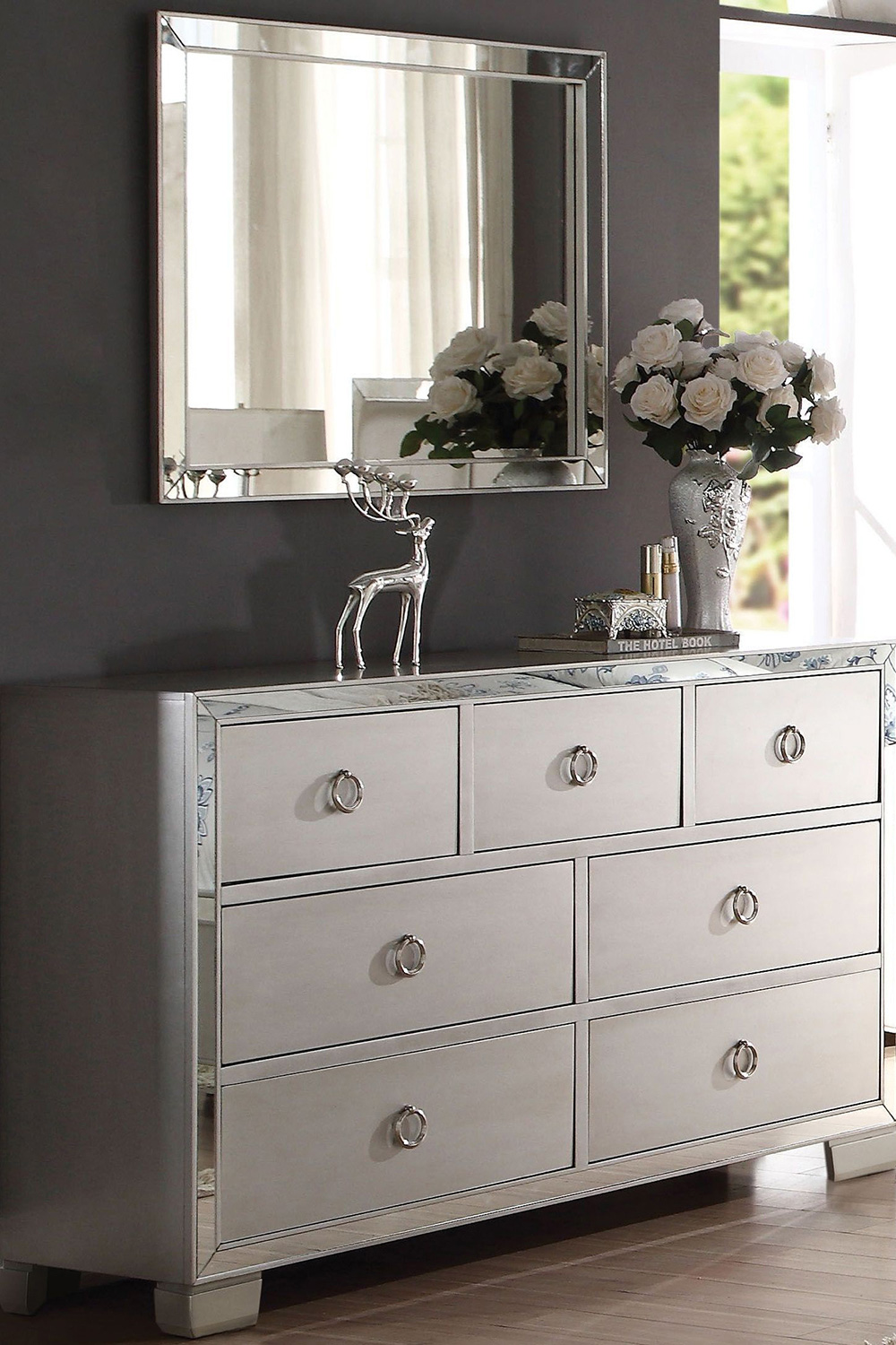 ACME - Voeville II Dresser in Platinum