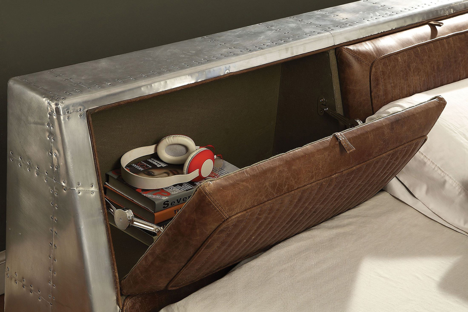 ACME - Brancaster Queen Bed in Retro Brown/Aluminum