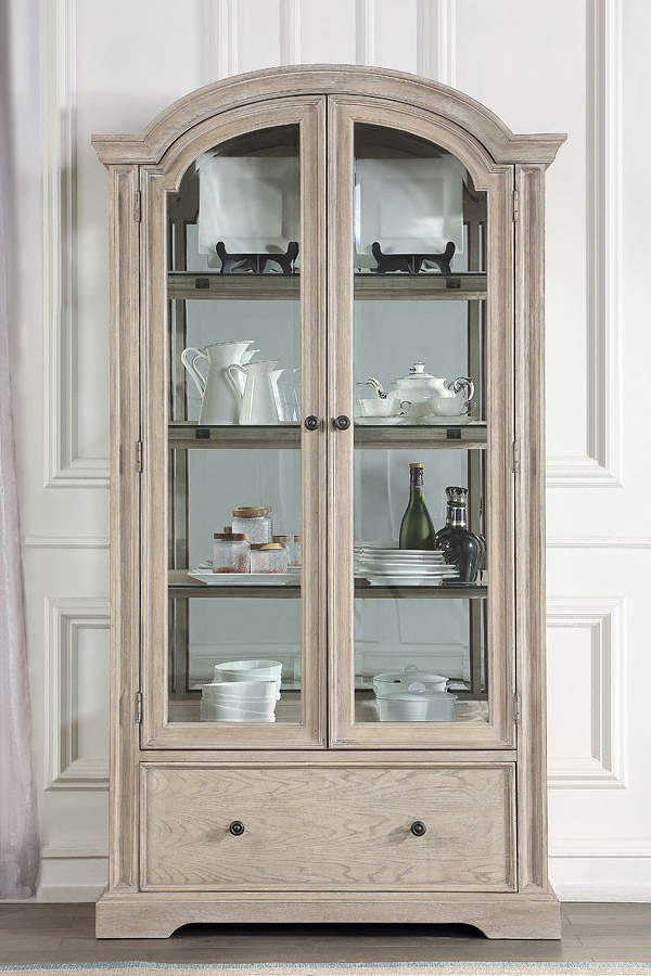 ACME - Wynsor Curio Cabinet in Antique White