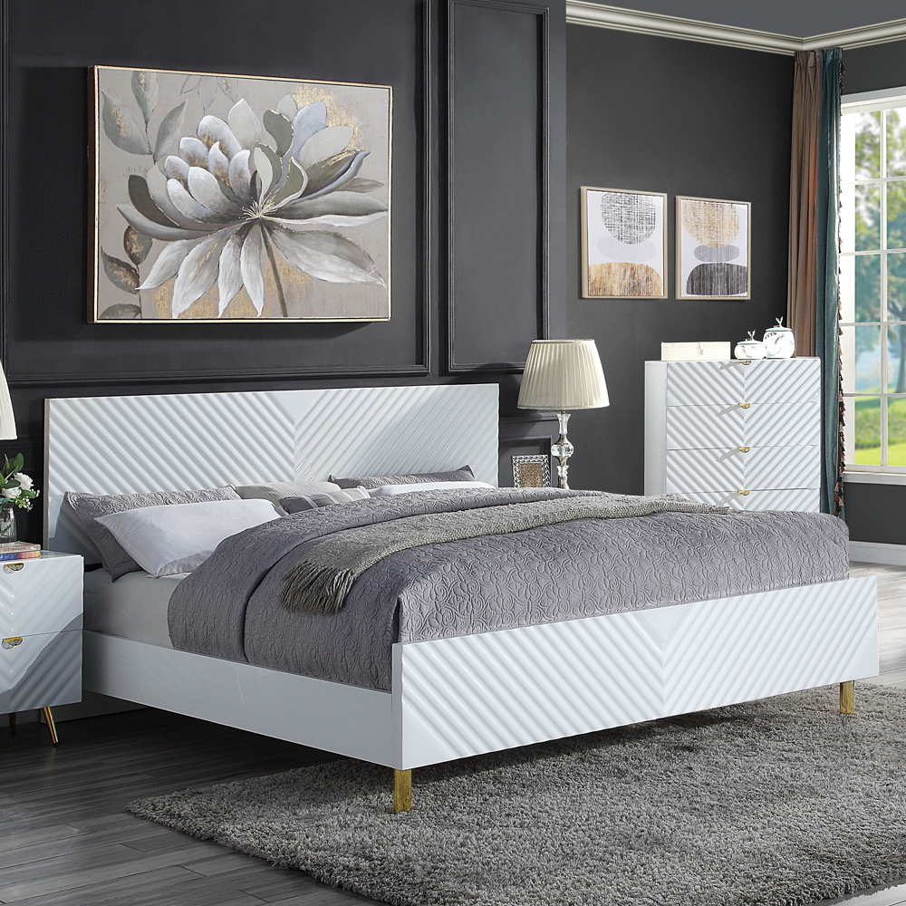 ACME Gaines CK Bed - White High Gloss