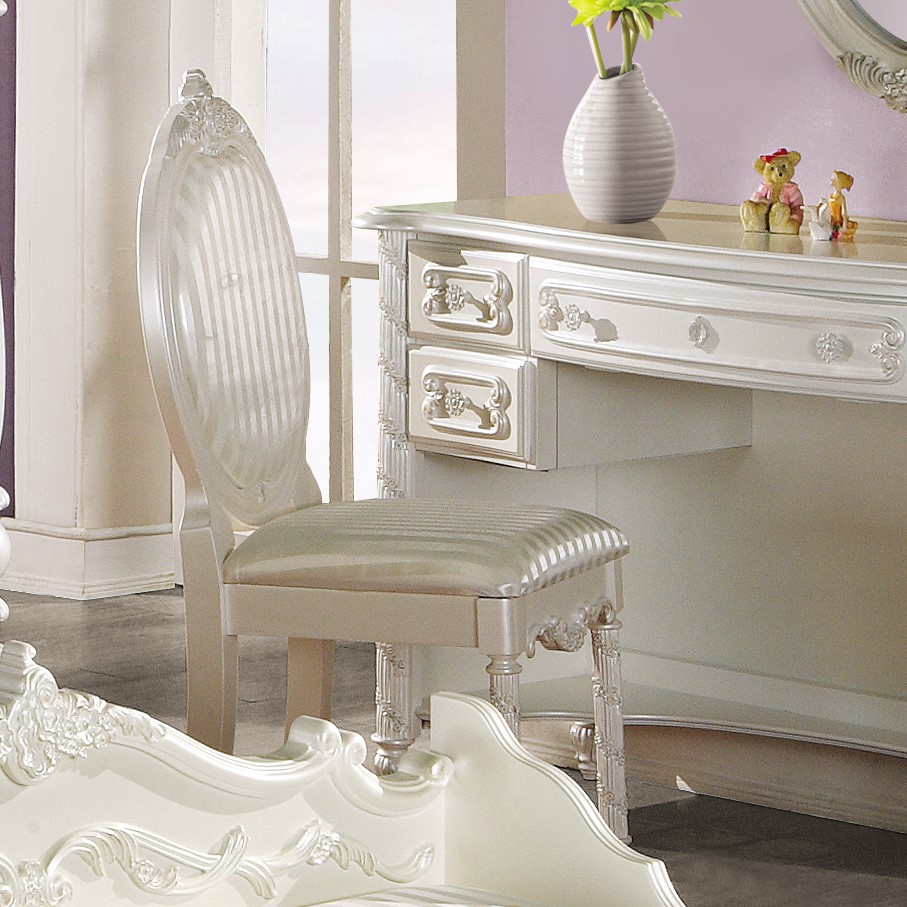 ACME™ Pearl Chair - Pearl White