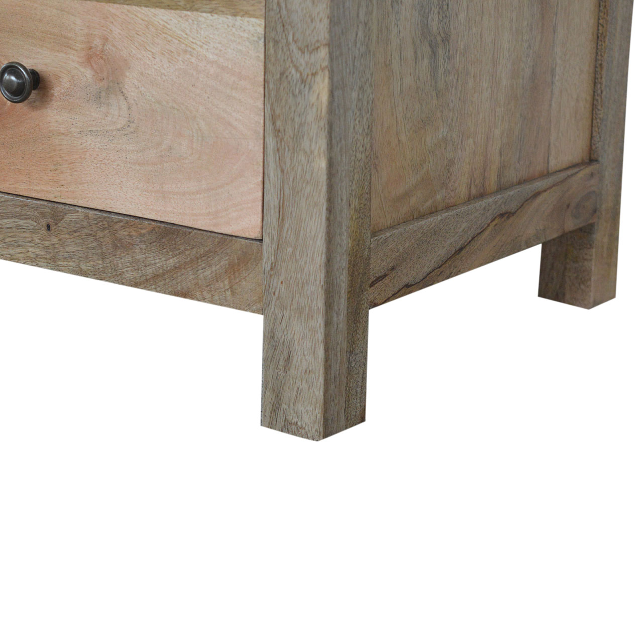 Artisan - Country Style Nightstand in Oak-Ish