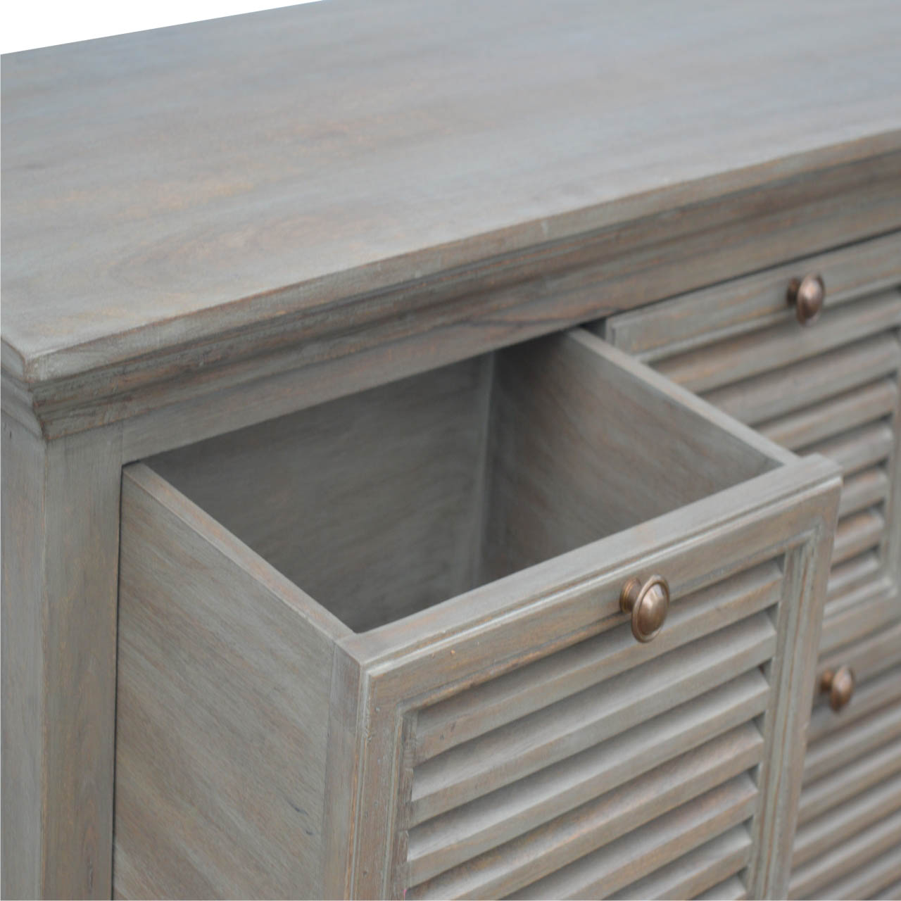 Artisan 5 Shutter Buffet - Gray