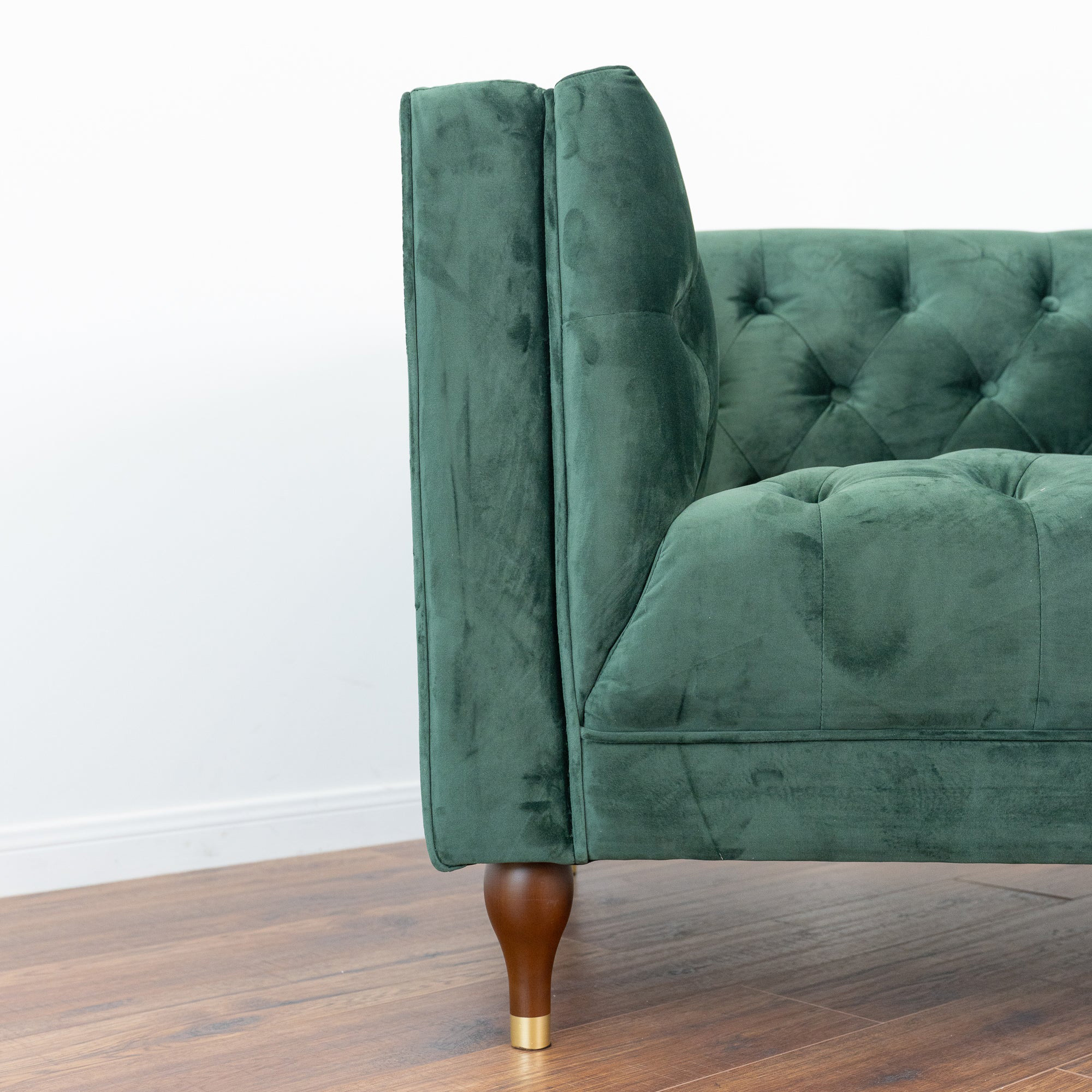 Ashcroft - Evelyn Tufted Back Velvet Lounge Chair in Green