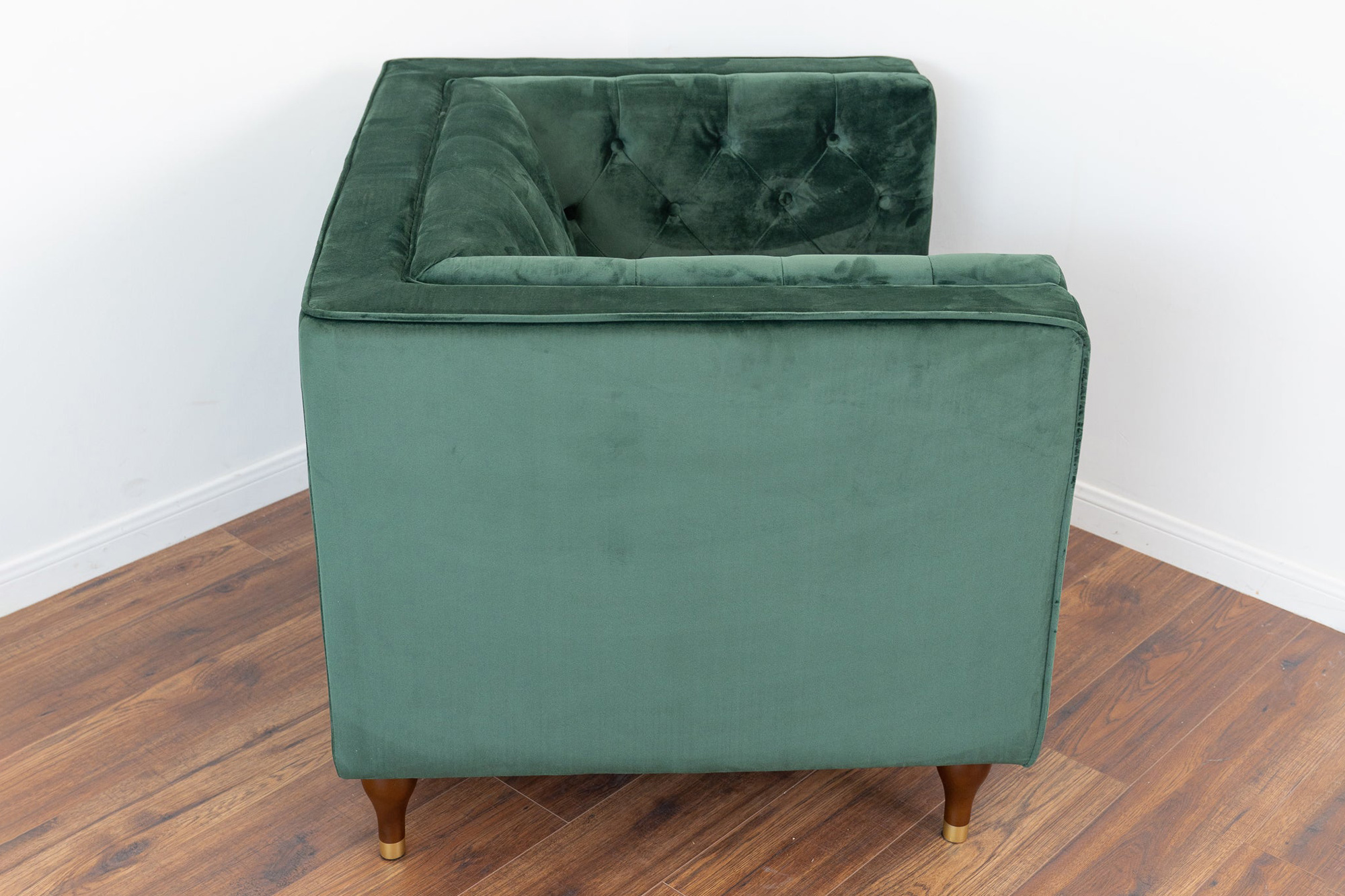 Ashcroft - Evelyn Tufted Back Velvet Lounge Chair in Green