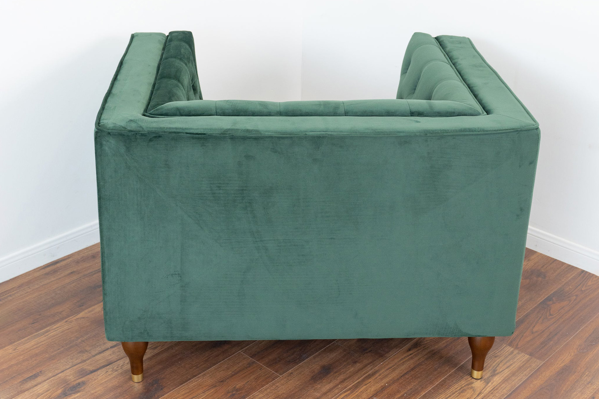 Ashcroft - Evelyn Tufted Back Velvet Lounge Chair in Green