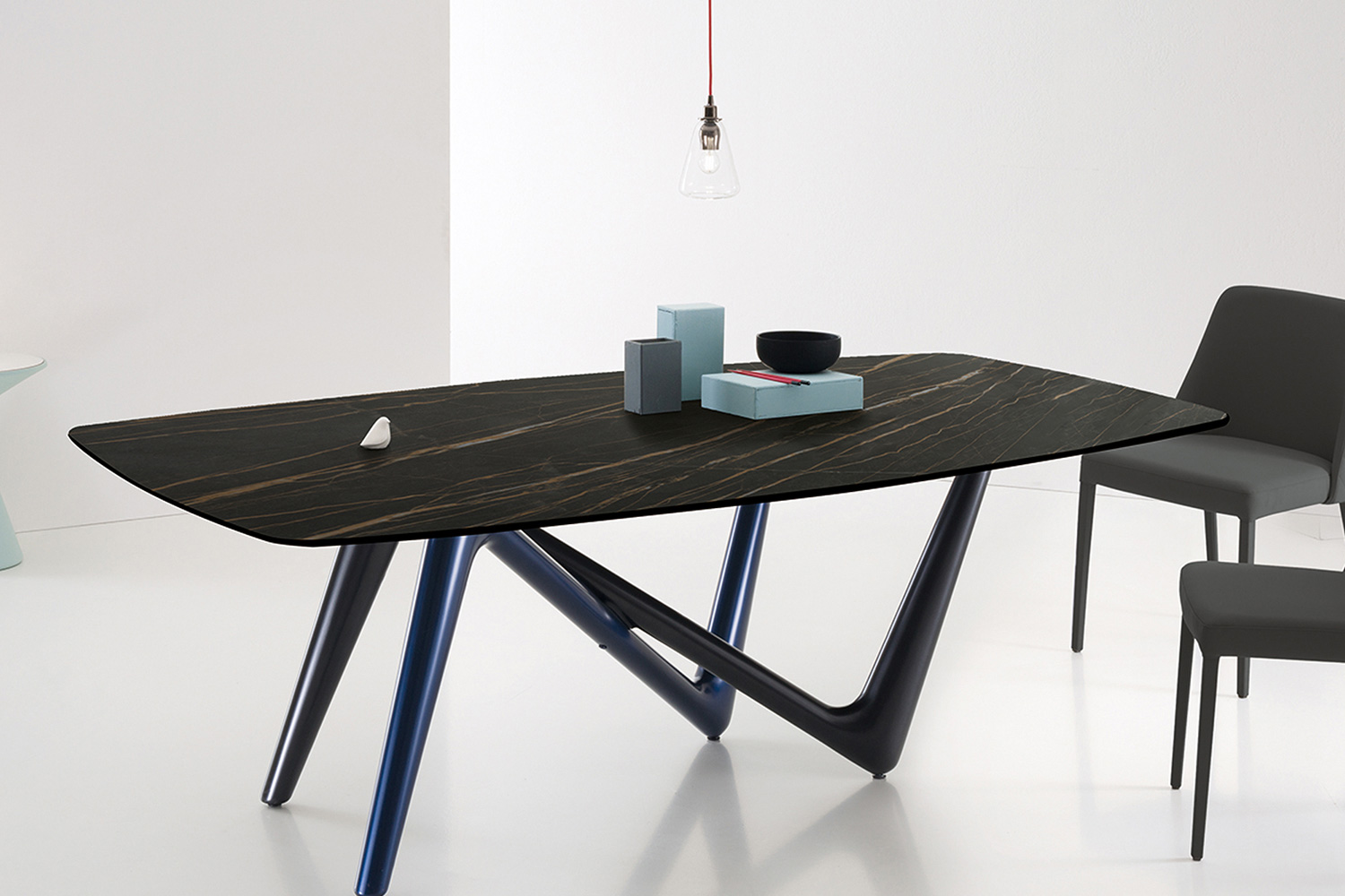 Bellini - Esse Dining Table