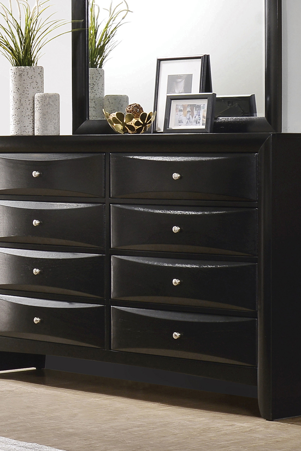 Coaster - Briana Rectangular 8-Drawer Dresser in Black