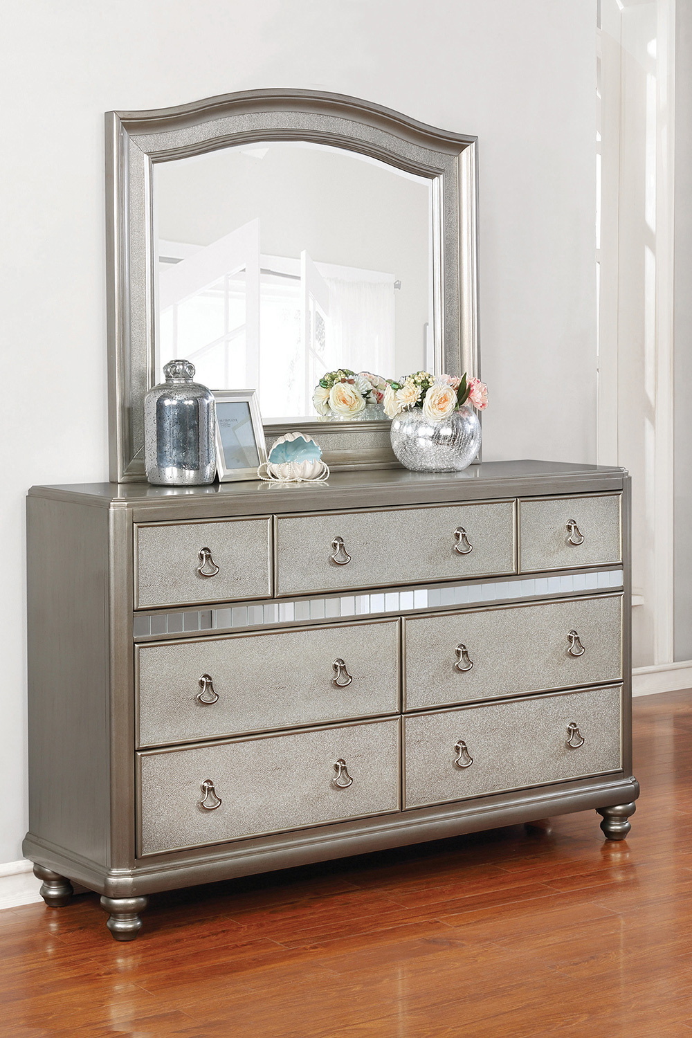 Coaster - Bling Game 7-Drawer Dresser in Metallic Platinum