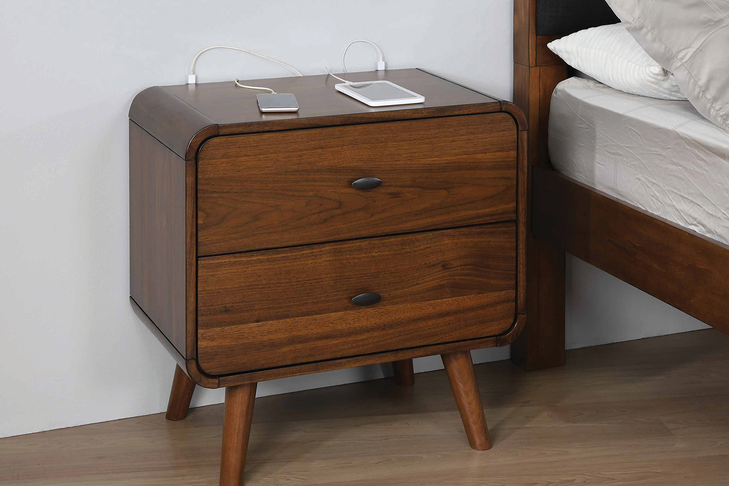 Coaster - Robyn 2-Drawer Nightstand in Dark Walnut