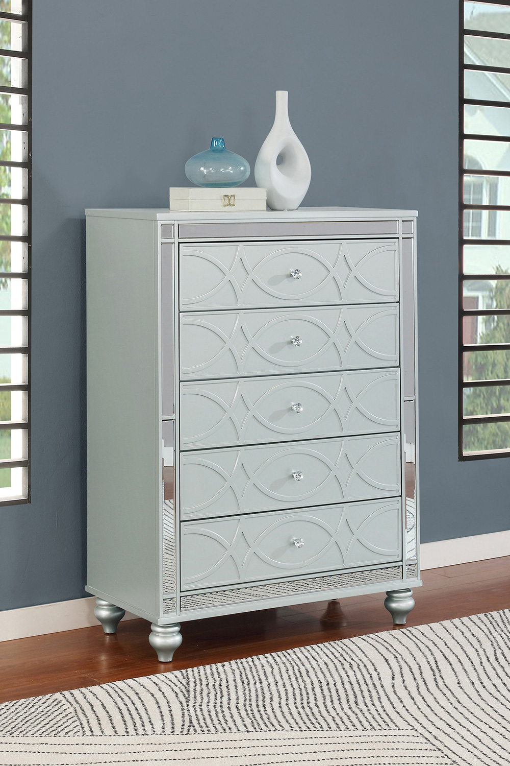 Coaster - Gunnison 5-Drawer Chest in Silver Metallic