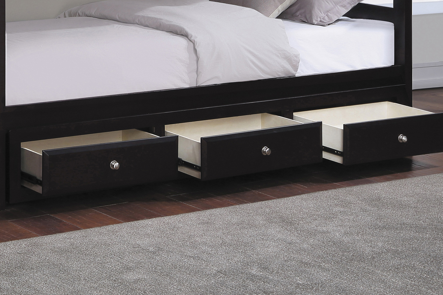 Coaster - Elliott 3-Drawer Under Bed Storage in Cappuccino