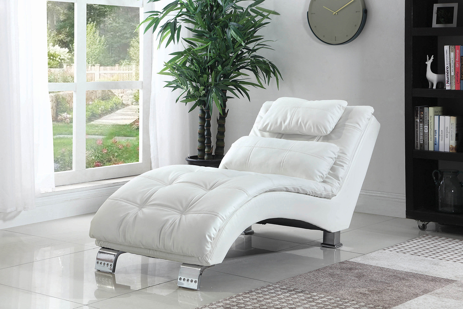 Coaster Dilleston Upholstered Chaise - White