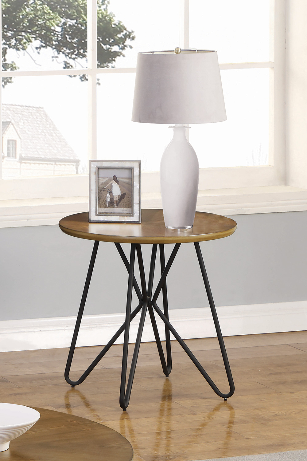 Coaster - Churchill Round End Table in Dark Brown/Black