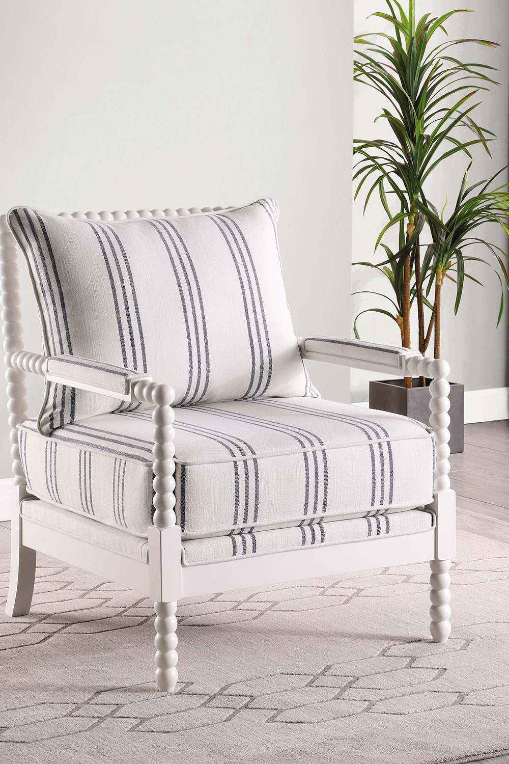 Coaster™ Upholstered Accent Chair With Spindle Accent - White/Navy