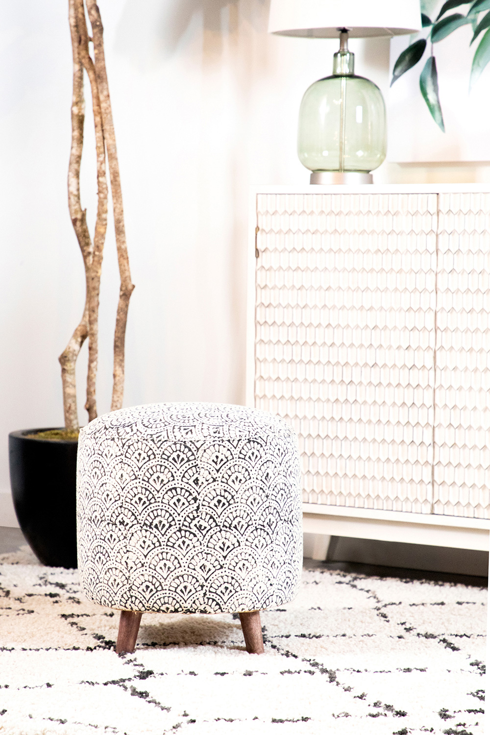 Coaster - Round Upholstered Accent Stool in Cream/Black