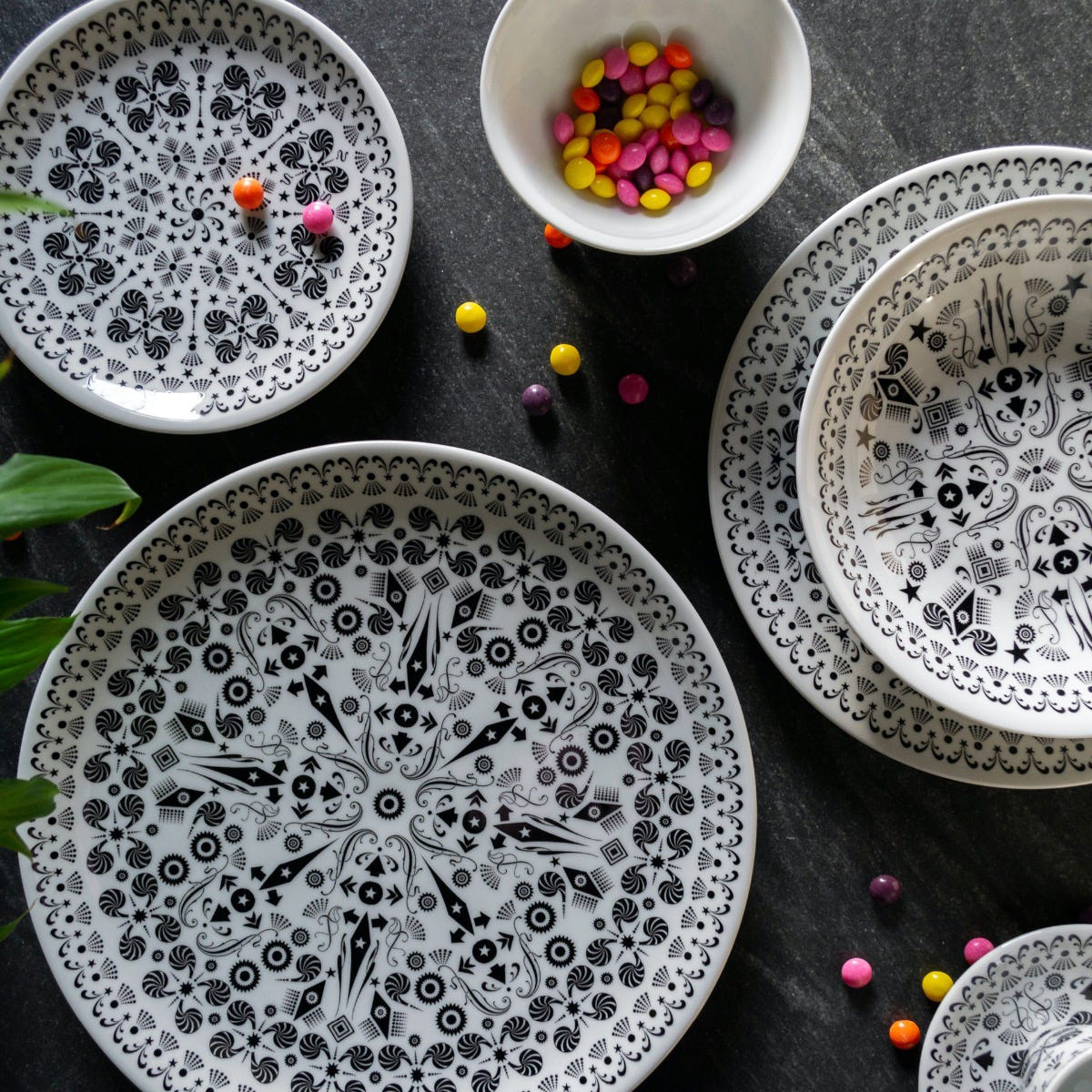 Driade The White Snow Once Upon A Plate Bowl Set - White/Black