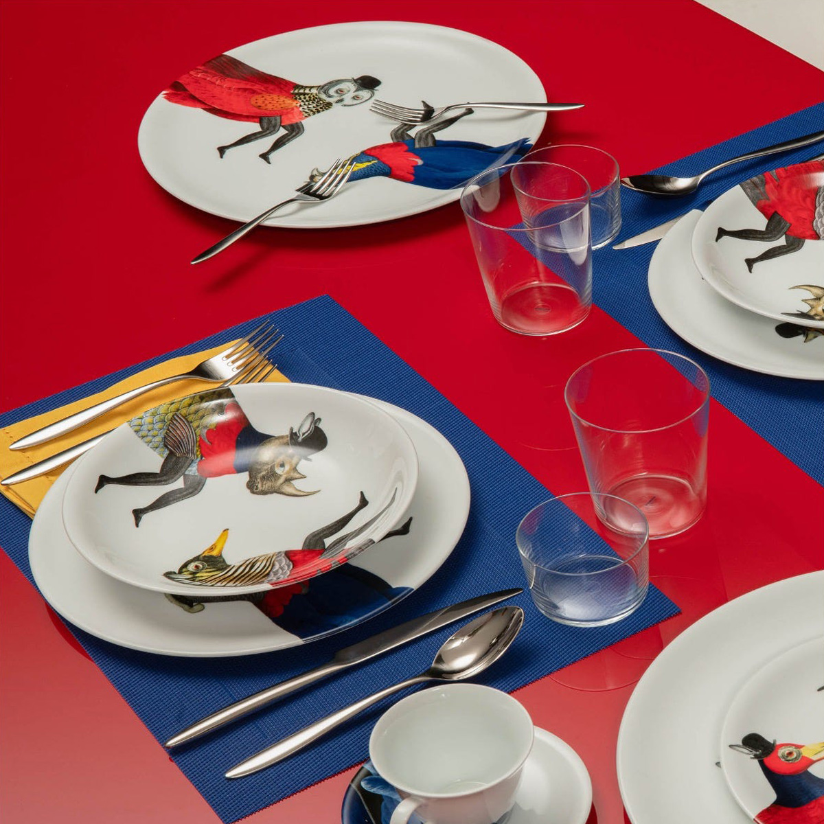 Driade The White Snow Bestiario Della Tavola Serving Plate - White/Red/Blue