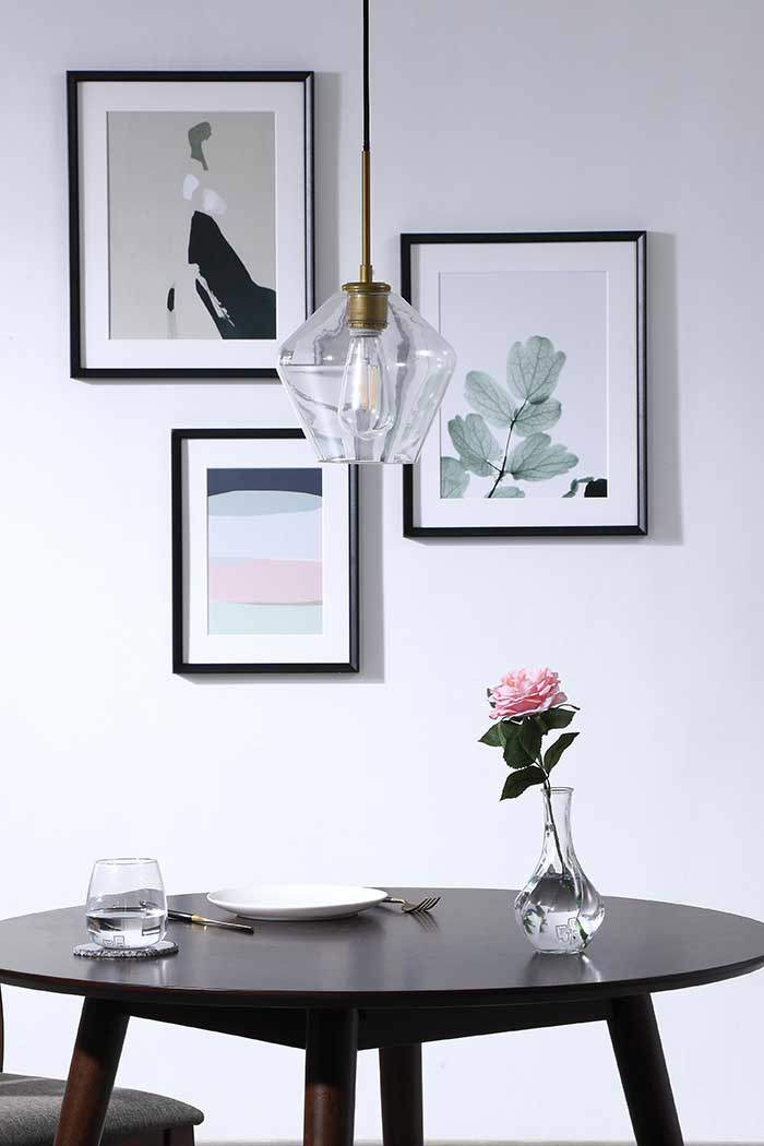 Elegant Pendant Light - Brass, 1 Bubl (LD2256BR)