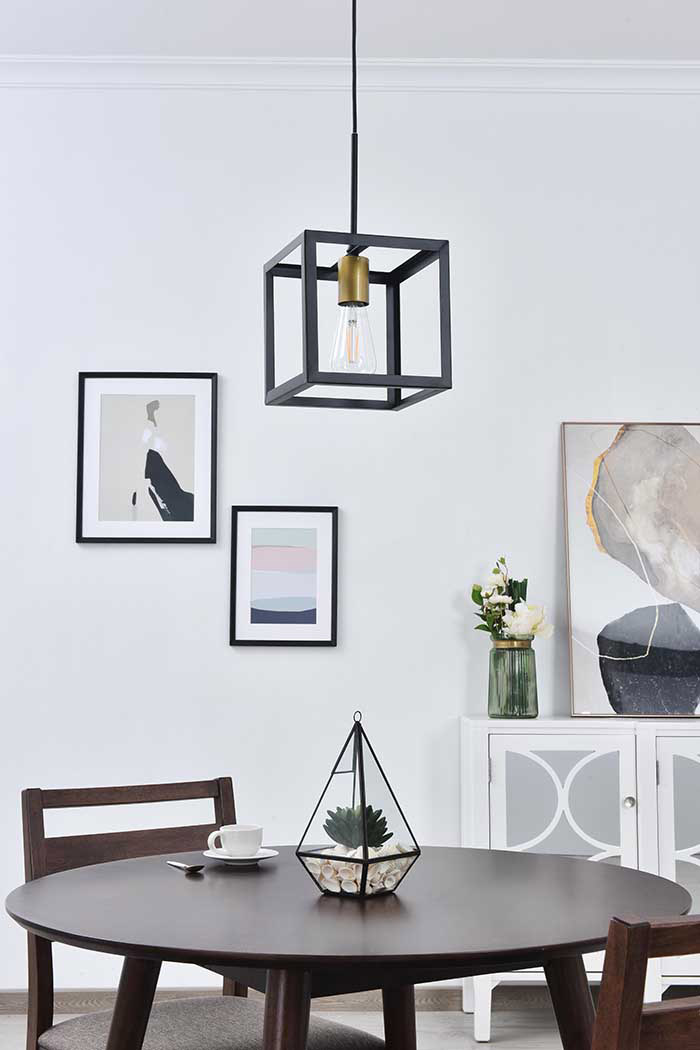 Elegant Resolute 3 Light Pendant - Brass/Black, L 8" (LD4063D8BRB)