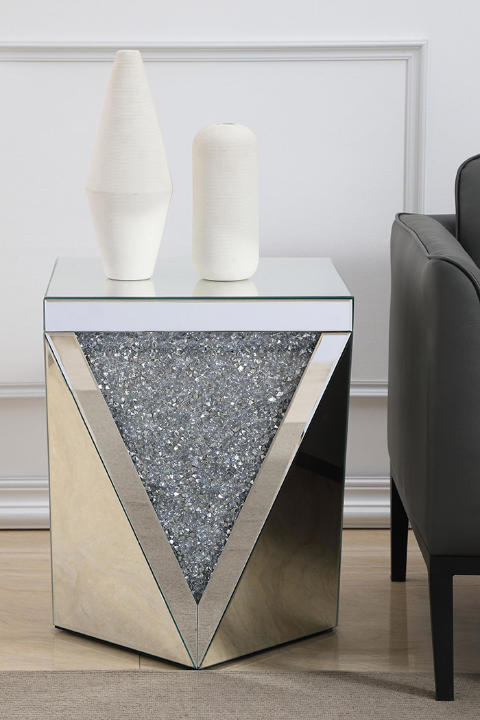 Elegant - Modern 23" x 19" End Table (MF92008)