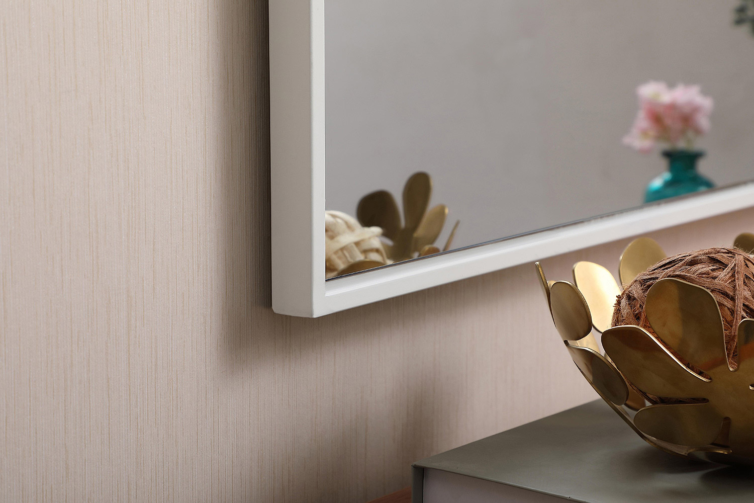 Elegant Wall Mirror - White, L 40" (MR4074WH)