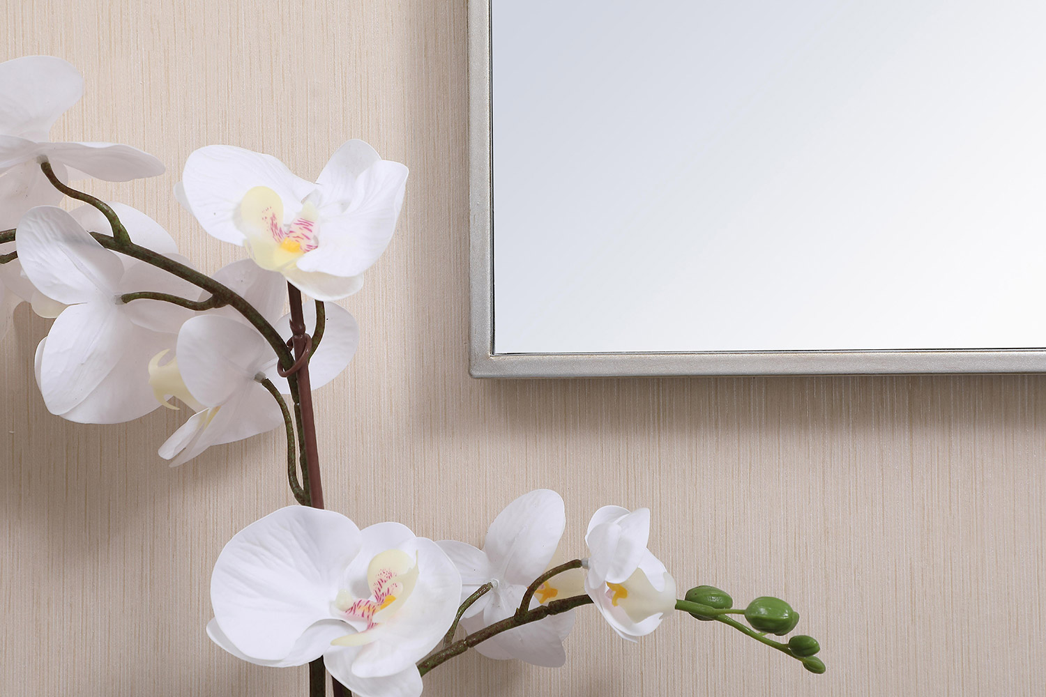 Elegant Wall Mirror - Silver, L 28" (MR41828S)