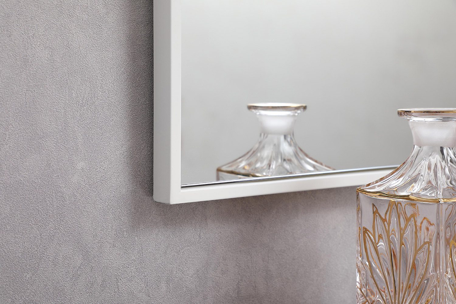 Elegant Wall Mirror - White, L 18" (MR41836WH)