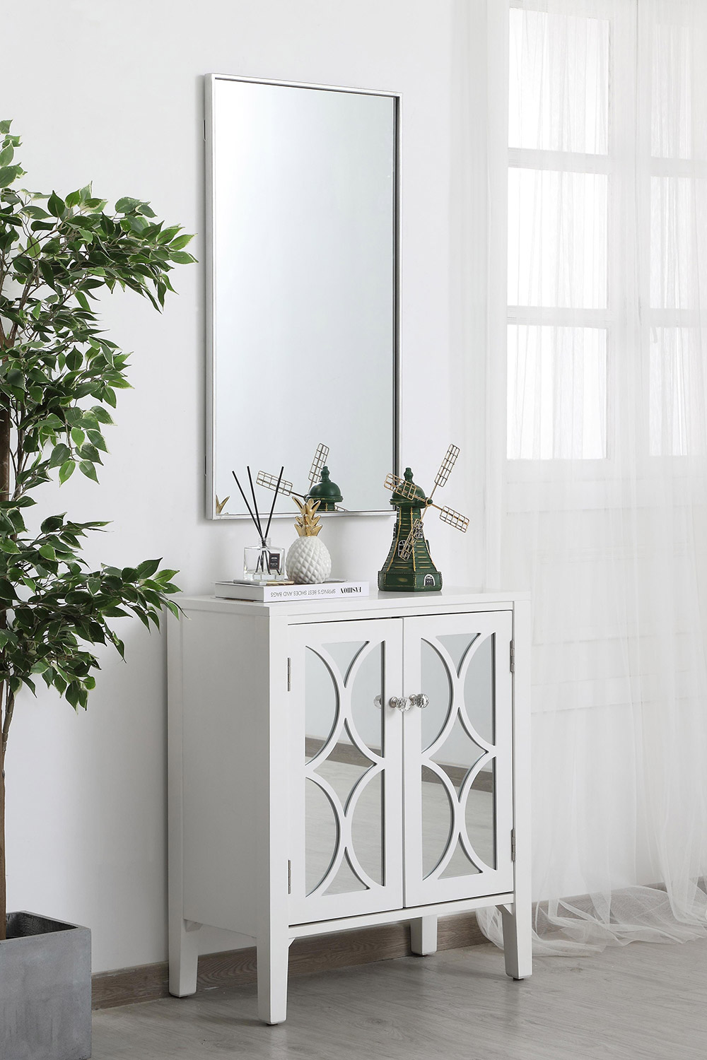 Elegant Wall Mirror - Silver, L 20" (MR42036S)