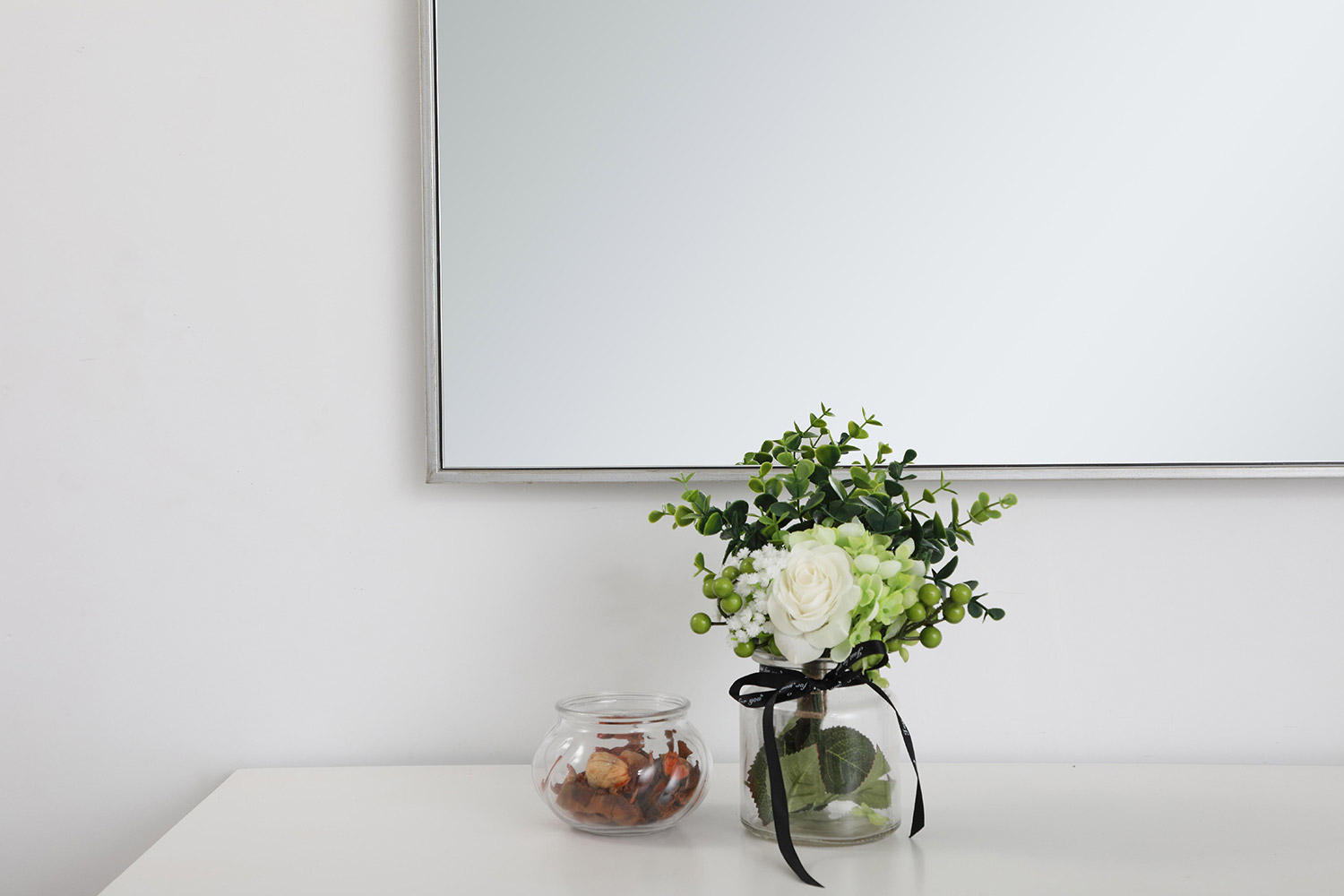 Elegant Wall Mirror - Silver, L 24" (MR42460S)