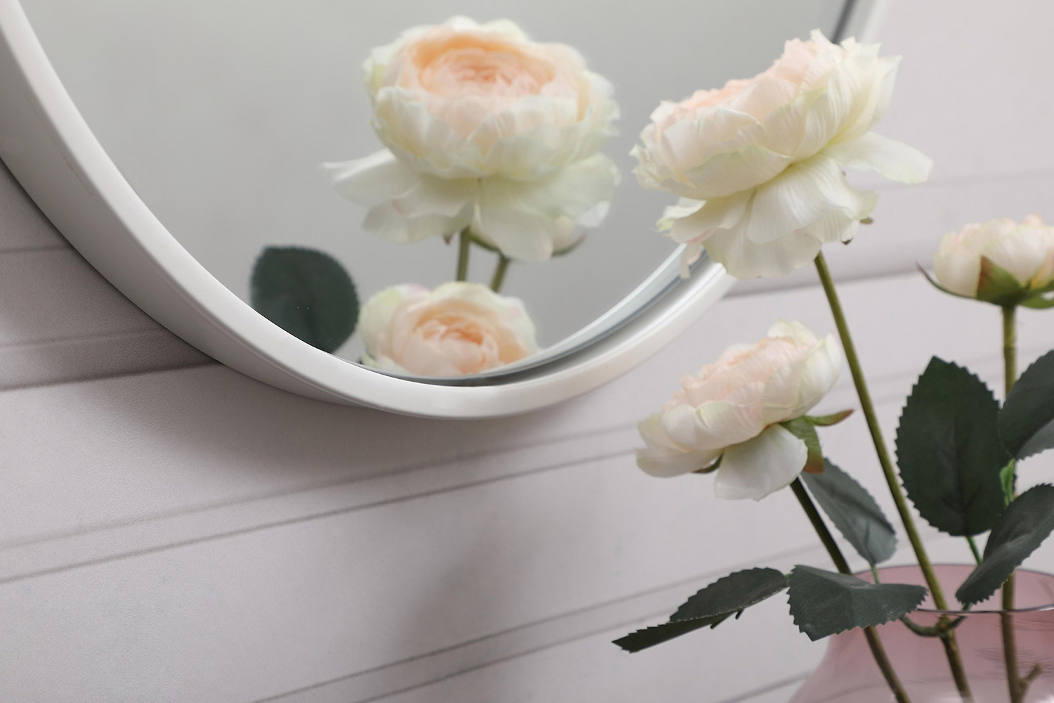 Elegant Wall Mirror - White, L 18" (MR4818WH)