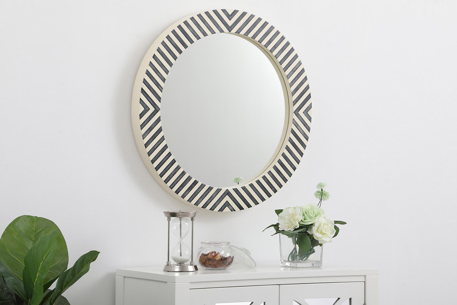 Elegant Wall Mirror - Black/White, D 24", H 24" (MR52424)